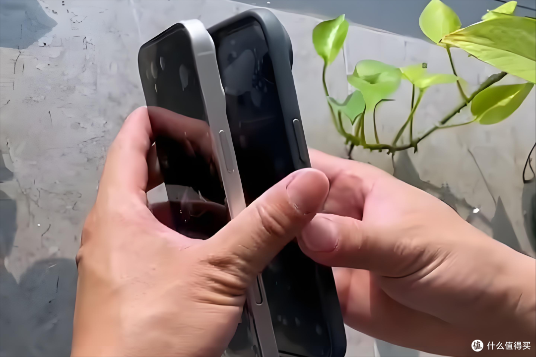 续航崩了?iPhone 17 Air电池缩小,镜头凸起,网友吐槽