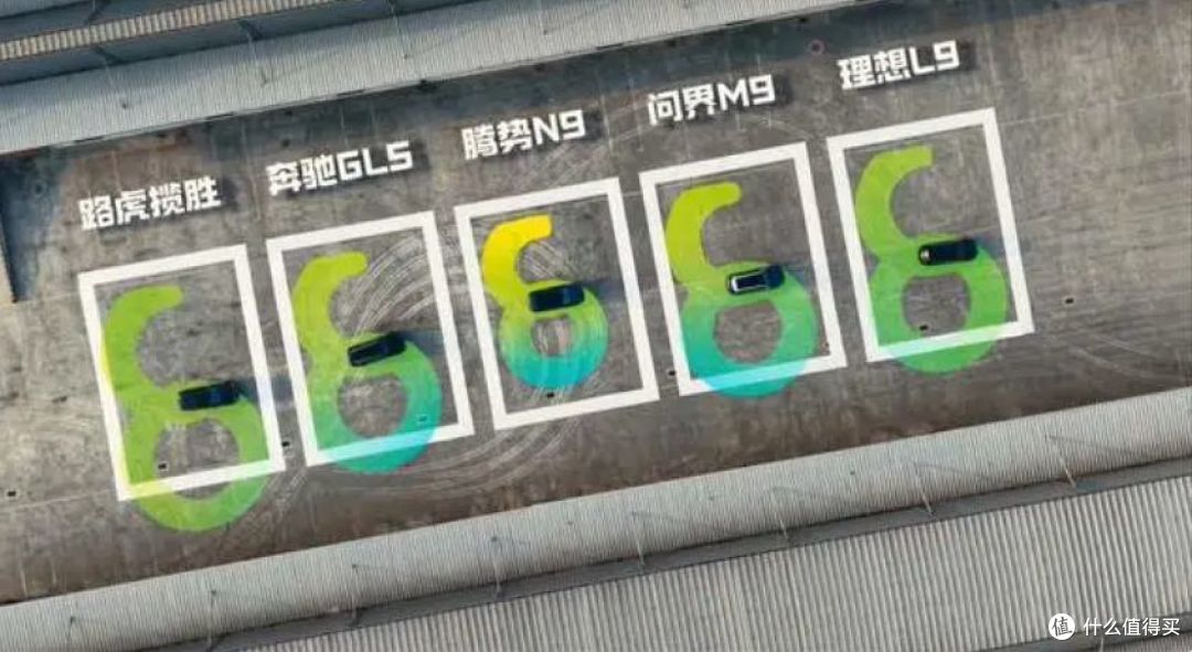不能一把过弯?转弯半径仅4.65米,腾势N9打破大车弯道限制