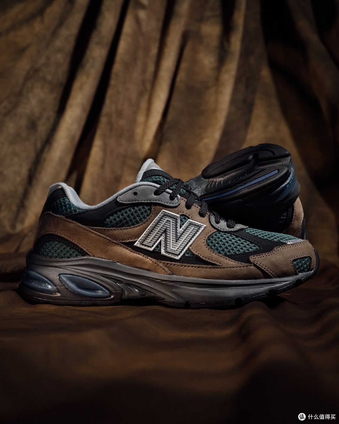 低调但上头,New Balance 是怎么把「灰」变成一种信仰的?