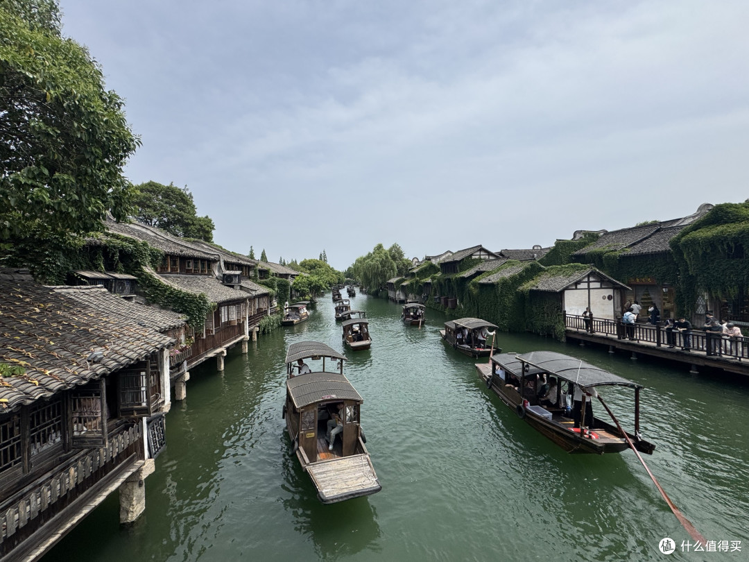 烟雨蒙蒙逛乌镇，旧地重游的感觉大不同。