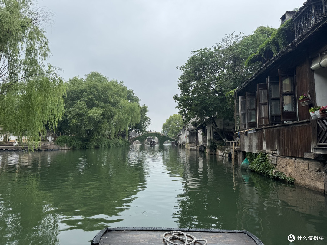 烟雨蒙蒙逛乌镇，旧地重游的感觉大不同。
