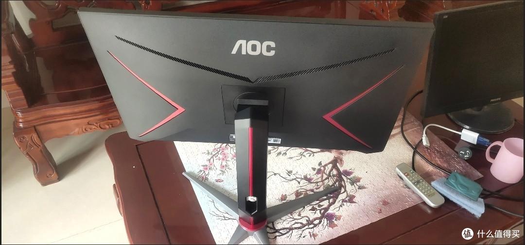 电竞玩家狂喜!AOC 27G40E显示器打造顶级桌搭