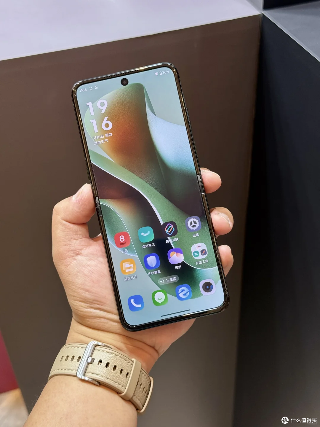 iPhone 涨价？试试这款联想折叠屏！