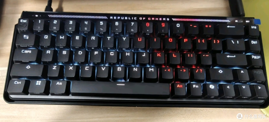 ROG自研HEX磁轴，键程可调