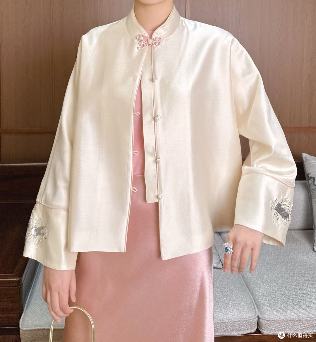 七悦佰服饰名品：解锁时尚新体验，让穿搭独一无二