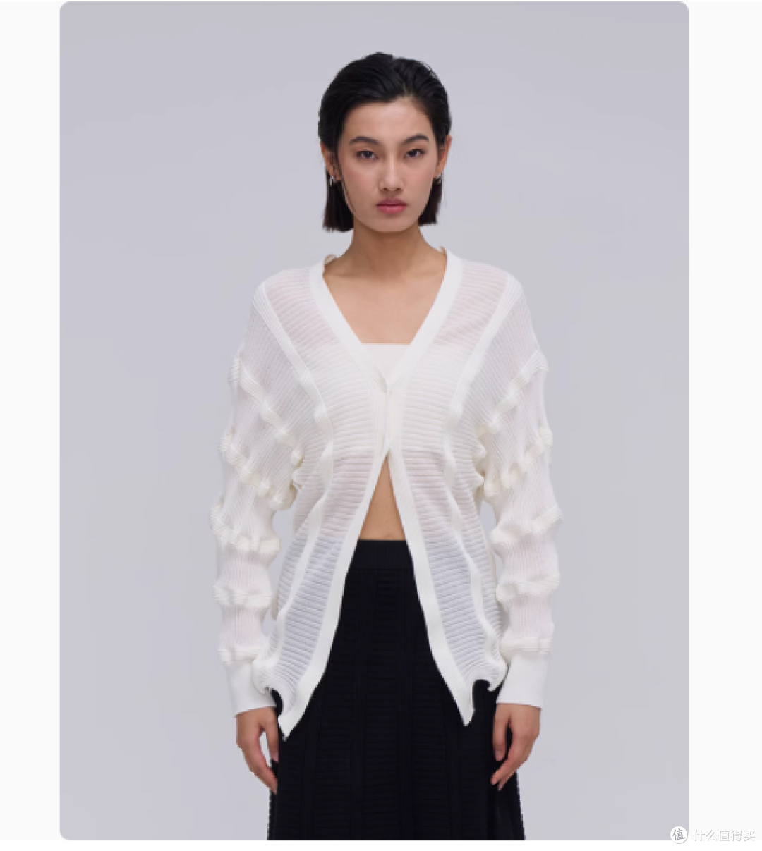 sensiyarn 觉织旗舰店竹韵弧形开衫 V 领白色、黑色款介绍