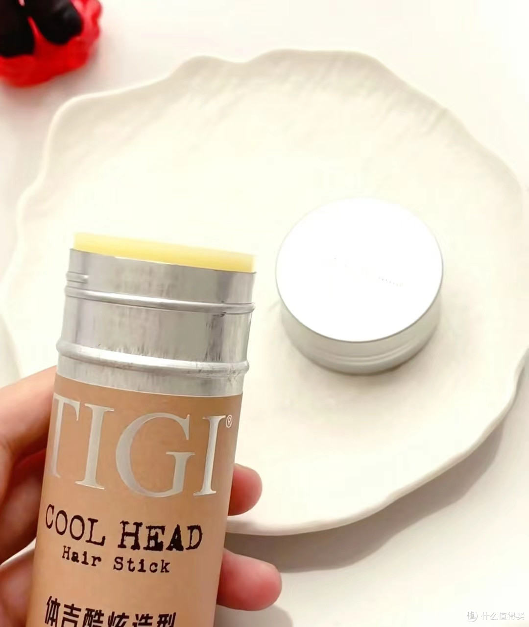 TIGI 碎发整理膏,拯救头发乱糟糟!