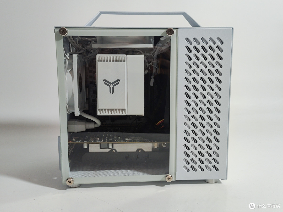 itx 纯白 性价比?我全都要!笨牛u35装机推荐