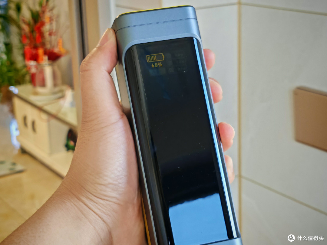 笔记本充电宝！奥海240W星舰能量舱，移动电源行业的六边形战士