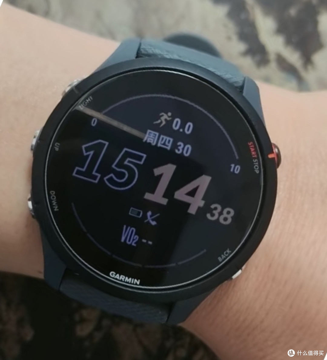 跑步爱好者的贴心伙伴：佳明Forerunner255运动手表