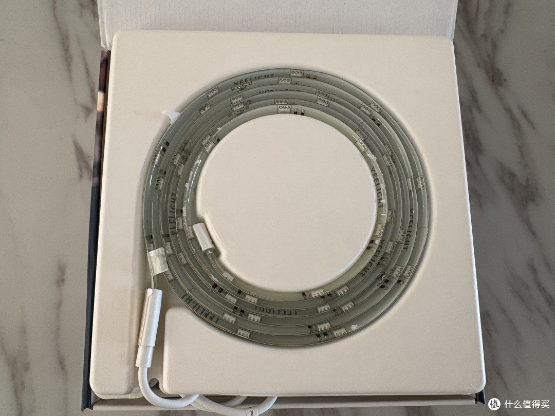 四十多块的Yeelight智能灯带打造情趣卧室，支持Homekit等多平台