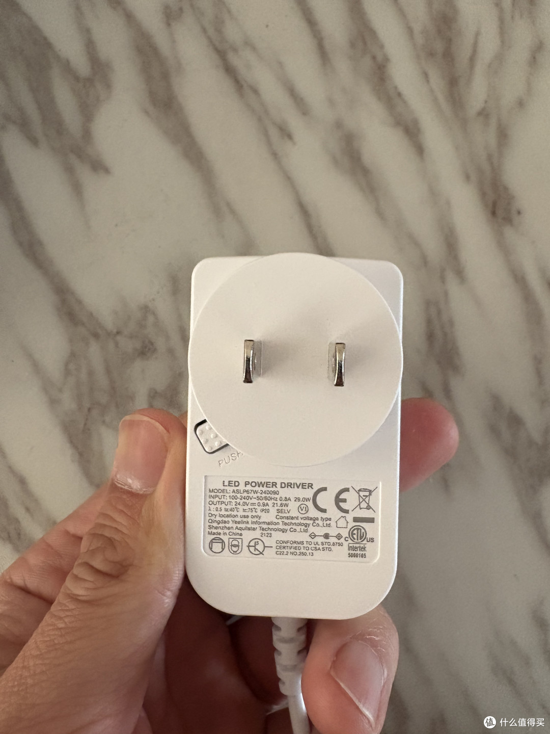 四十多块的Yeelight智能灯带打造情趣卧室，支持Homekit等多平台