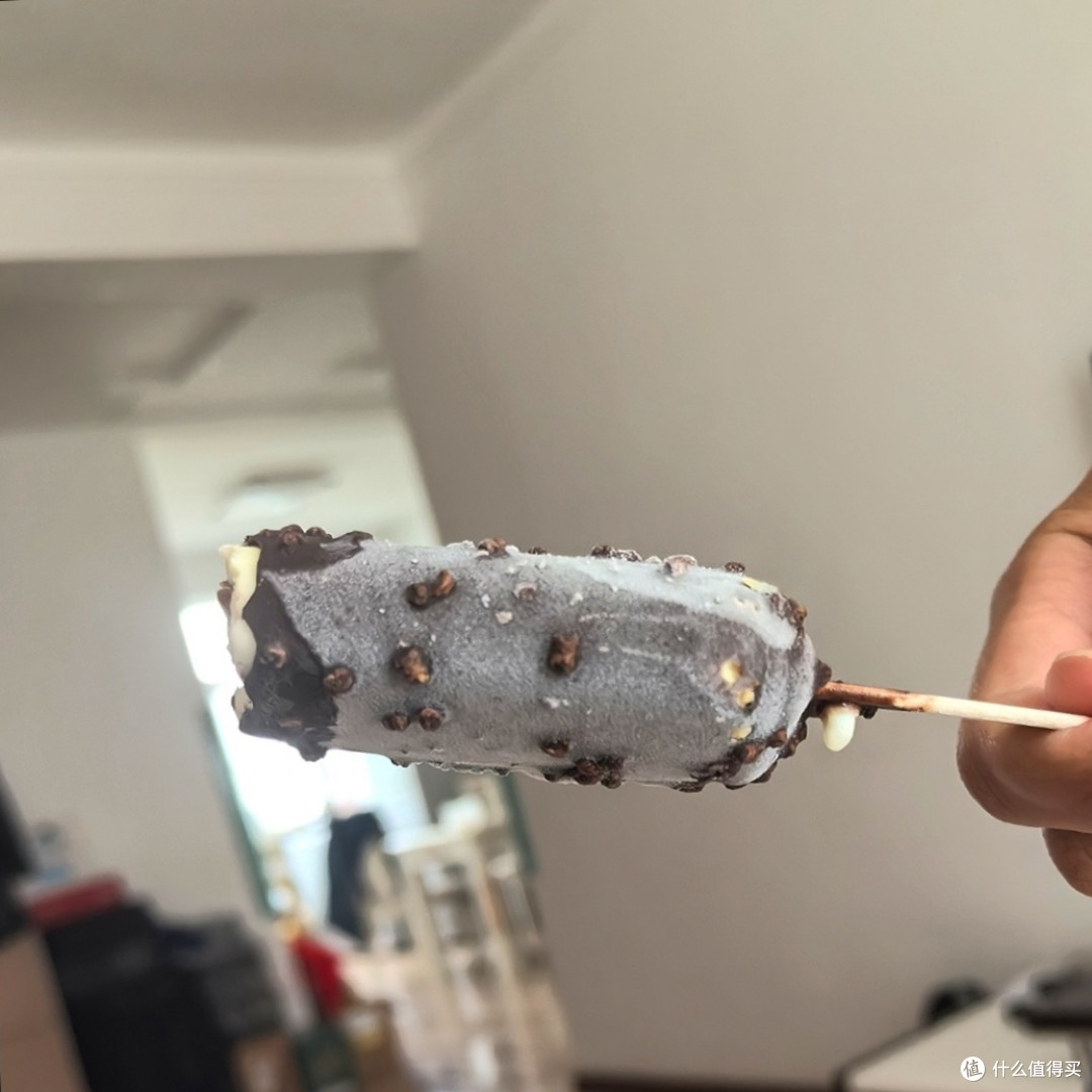 一口咬出三重惊喜!巧乐兹:承包你整个夏天的「巧克力暴击」🍫