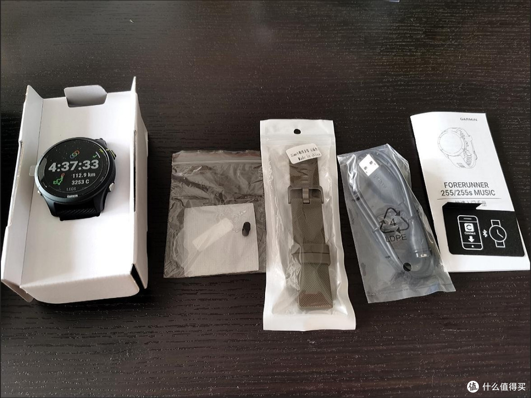 运动手表一定是必需品。佳明运动手表，真好用。
