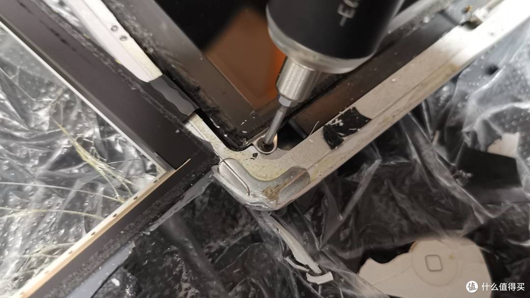 从iPad拆屏到环氧树脂浇壳:我的便携屏手工DIY全记录