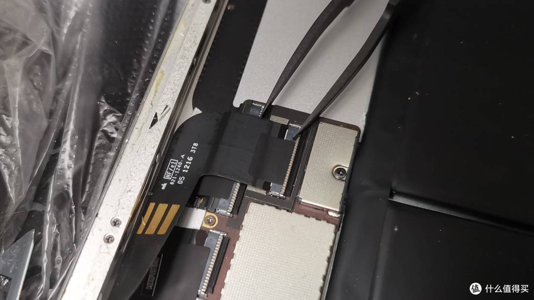 从iPad拆屏到环氧树脂浇壳:我的便携屏手工DIY全记录