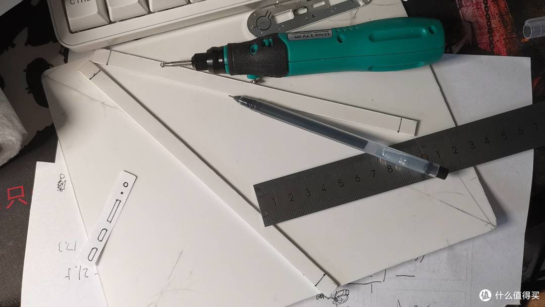 从iPad拆屏到环氧树脂浇壳:我的便携屏手工DIY全记录