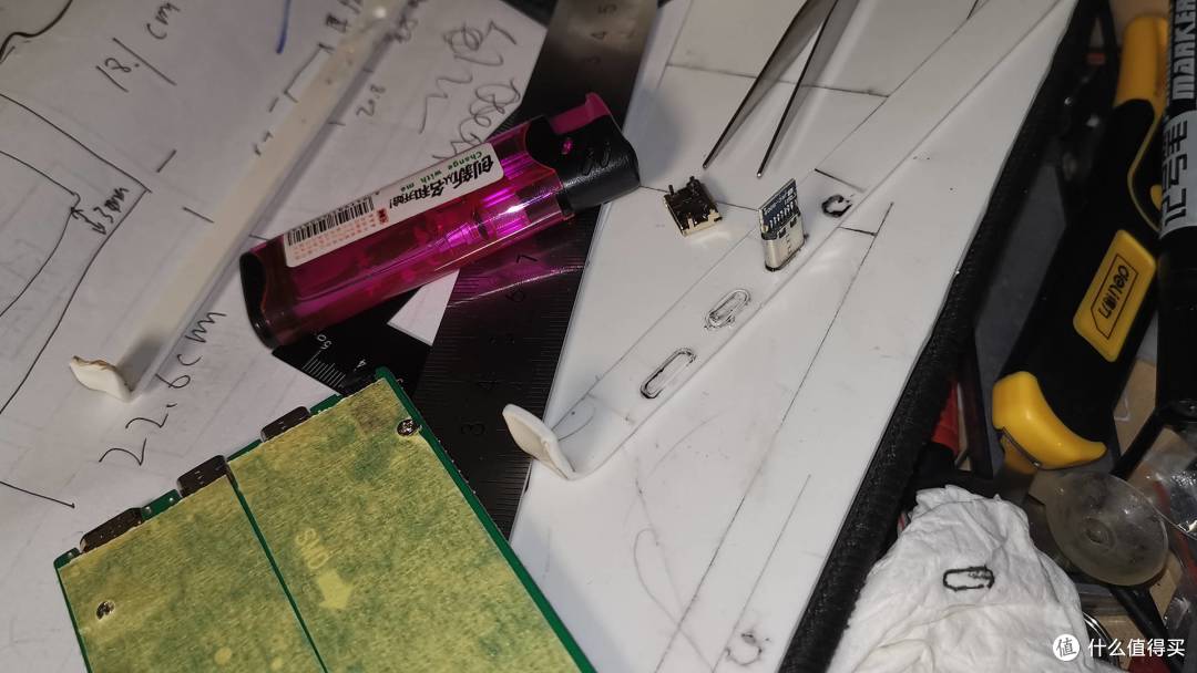 从iPad拆屏到环氧树脂浇壳:我的便携屏手工DIY全记录