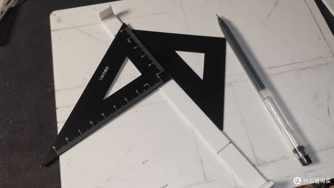 从iPad拆屏到环氧树脂浇壳:我的便携屏手工DIY全记录