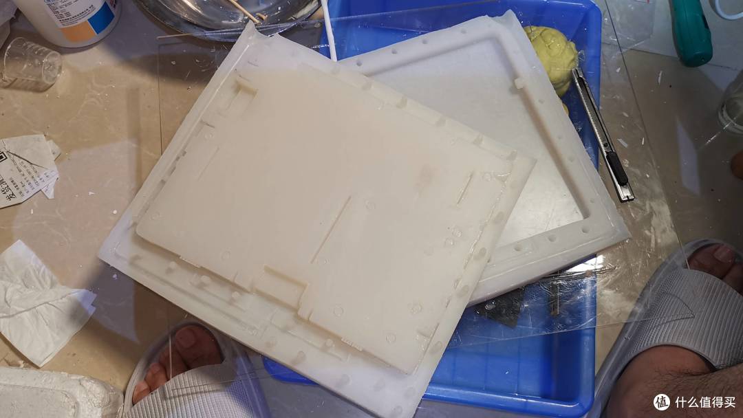 从iPad拆屏到环氧树脂浇壳:我的便携屏手工DIY全记录