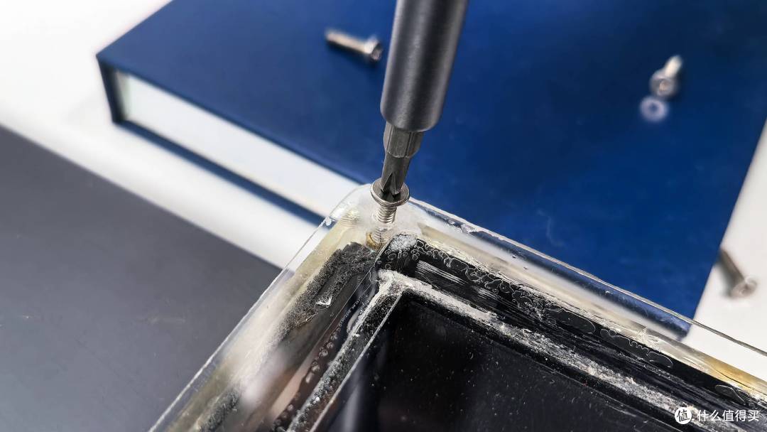 从iPad拆屏到环氧树脂浇壳:我的便携屏手工DIY全记录
