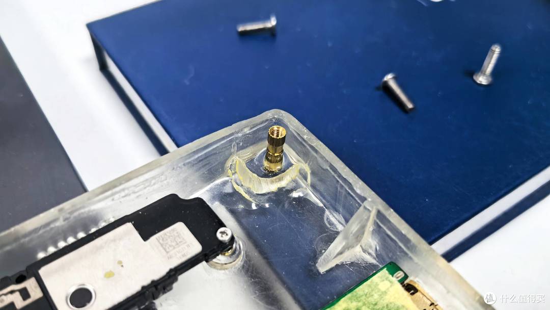 从iPad拆屏到环氧树脂浇壳:我的便携屏手工DIY全记录