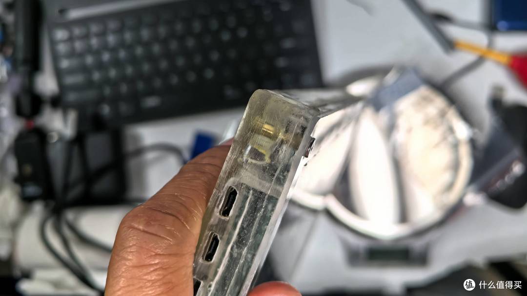 从iPad拆屏到环氧树脂浇壳:我的便携屏手工DIY全记录