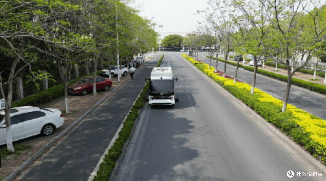苏州金龙无人作业清扫车“硬核”赋能城市环卫智能升级