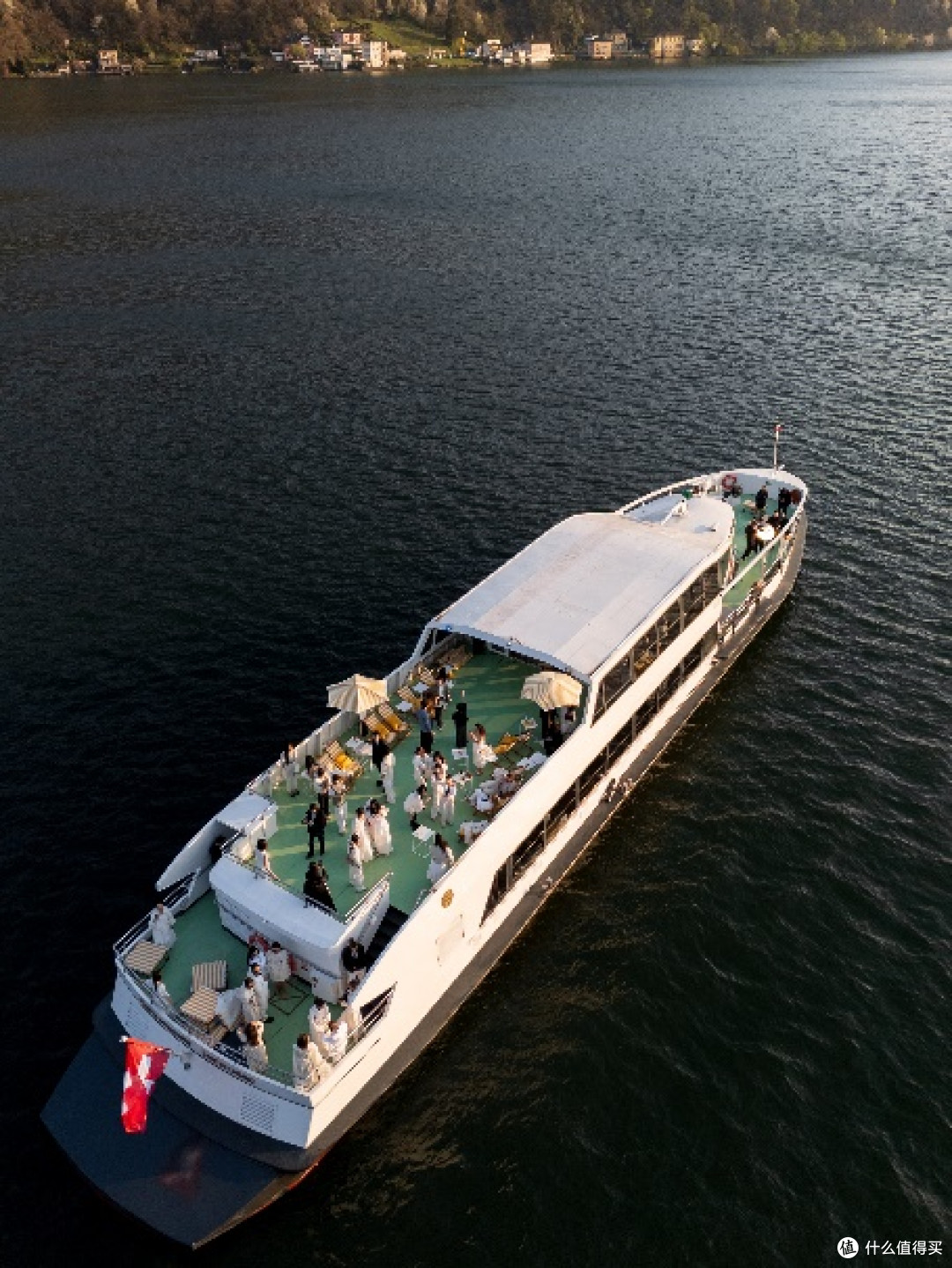 A boat full of people  AI-generated content may be incorrect.