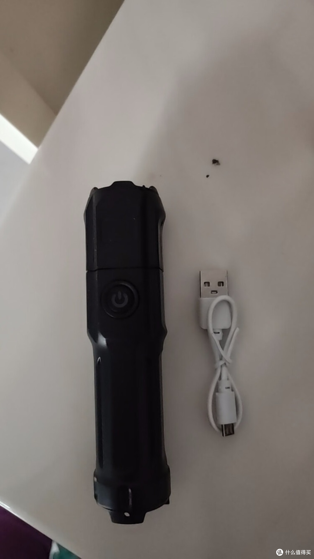 探路蜂(Grey Bee)手电筒:坚固与实用的完美结合