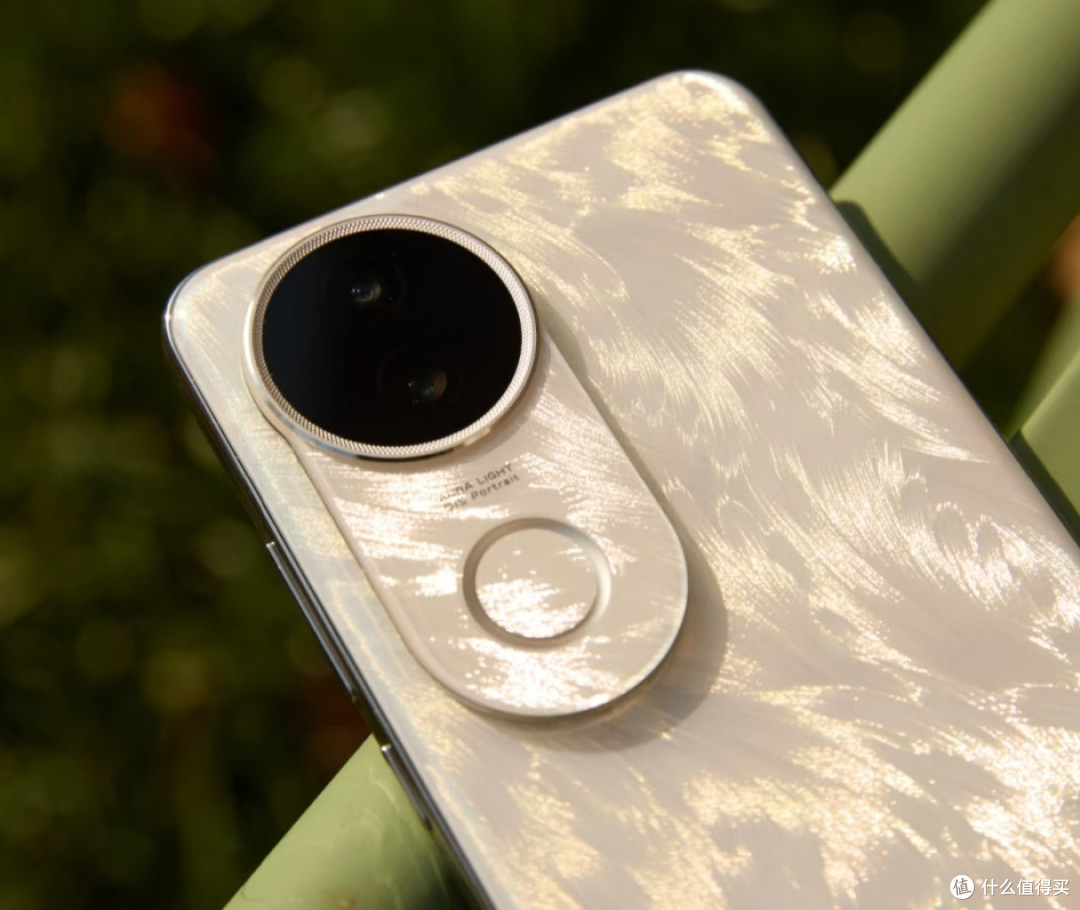 还有谁不知道vivo S20前置自带闪光灯
