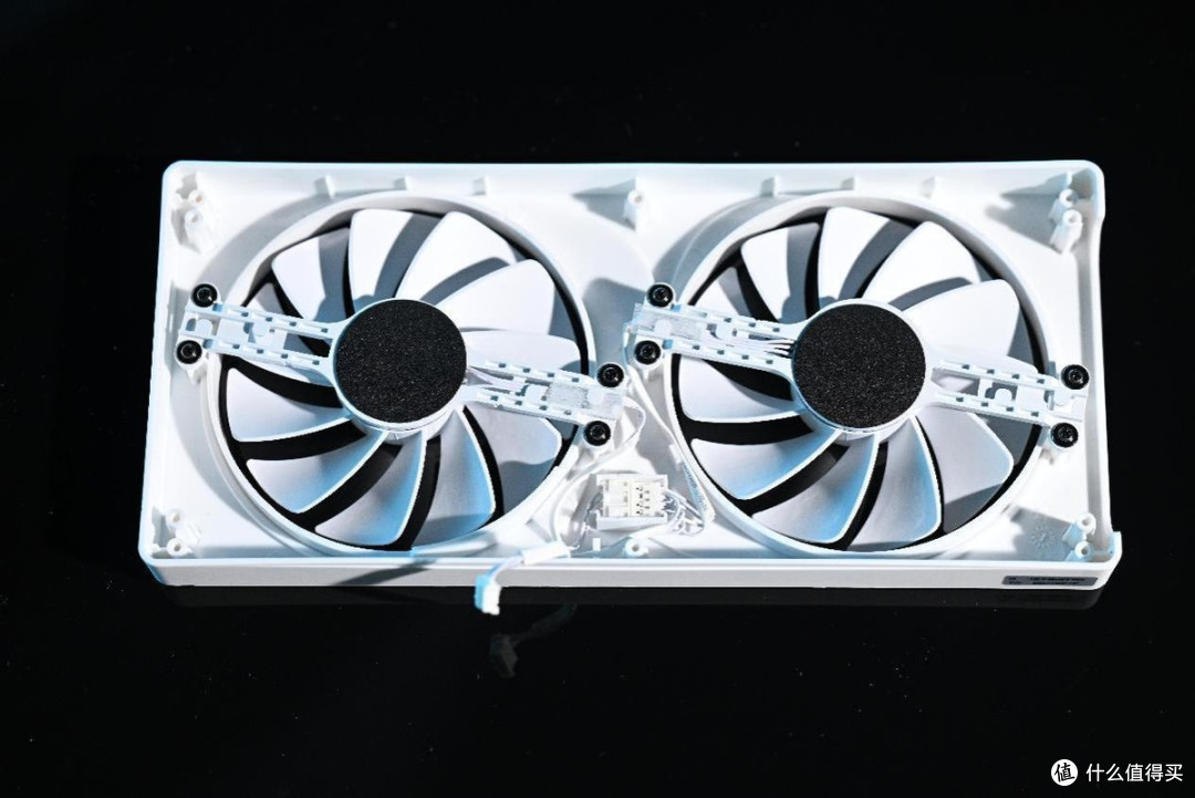 很短的显卡拆解:索泰RTX5060Ti星辰8G OC里面长啥样?