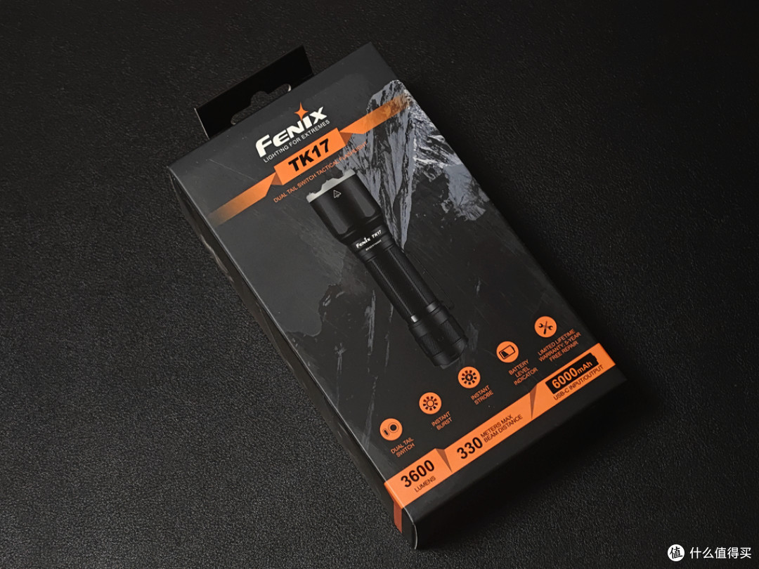 灵动双尾按， 一键爆闪一键极亮！Fenix TK17战术手电体验