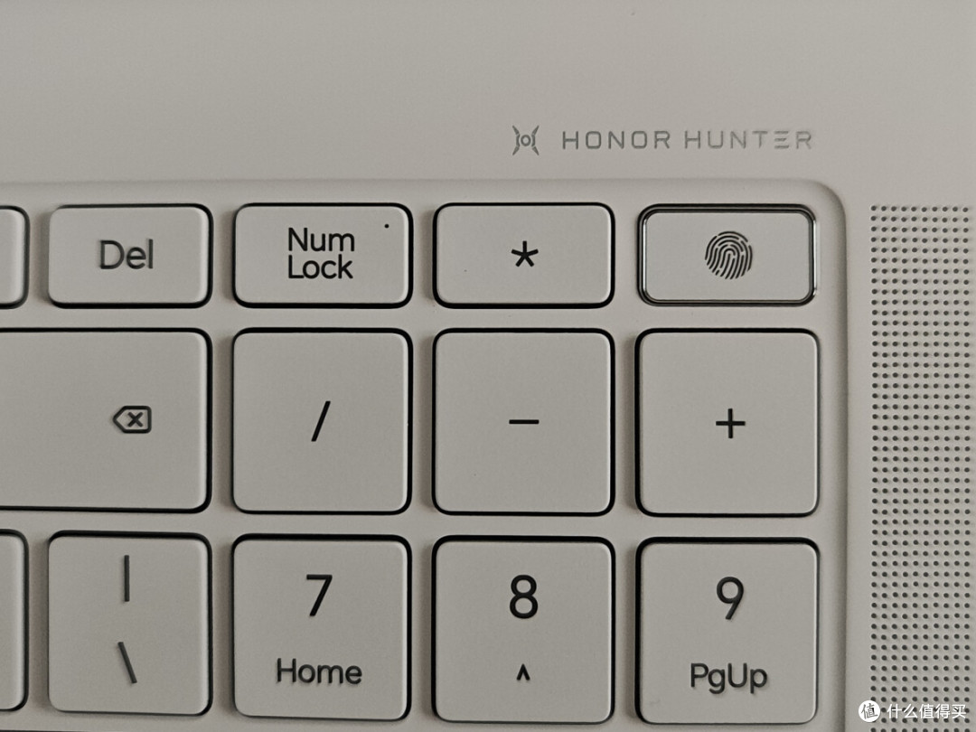 总结独显款！荣耀MagicBook Pro16 2025 HUNTER，屏幕也是一个优点！
