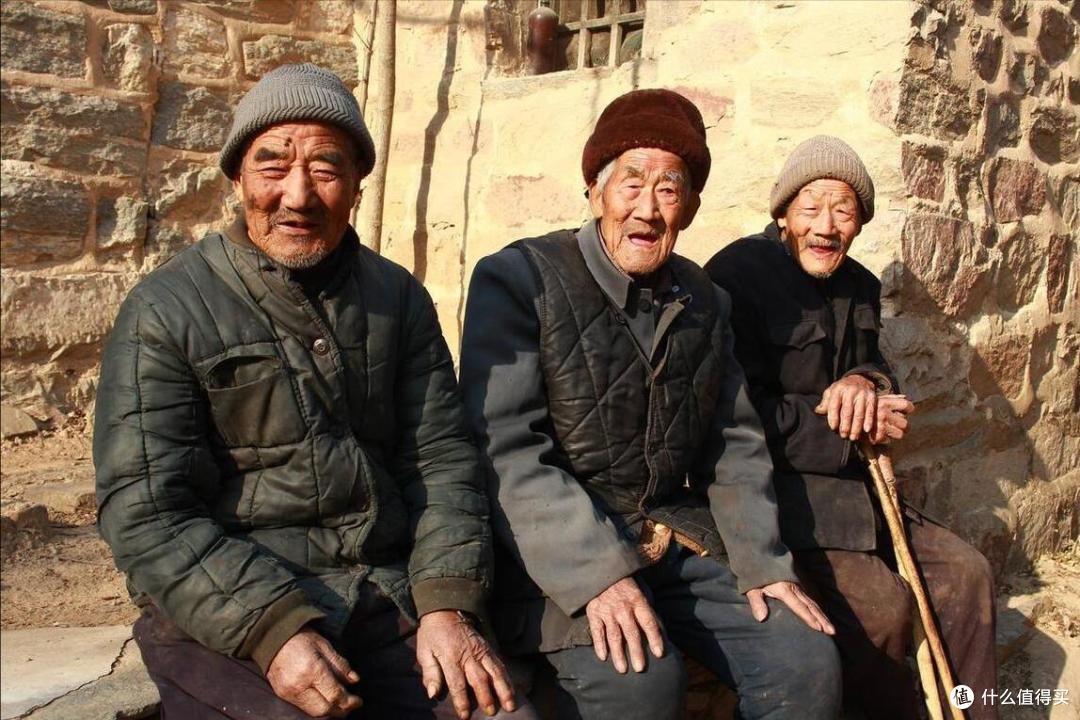 百岁老人,看起来只有60岁,秘密不是喝牛奶多运动,而是这4件事