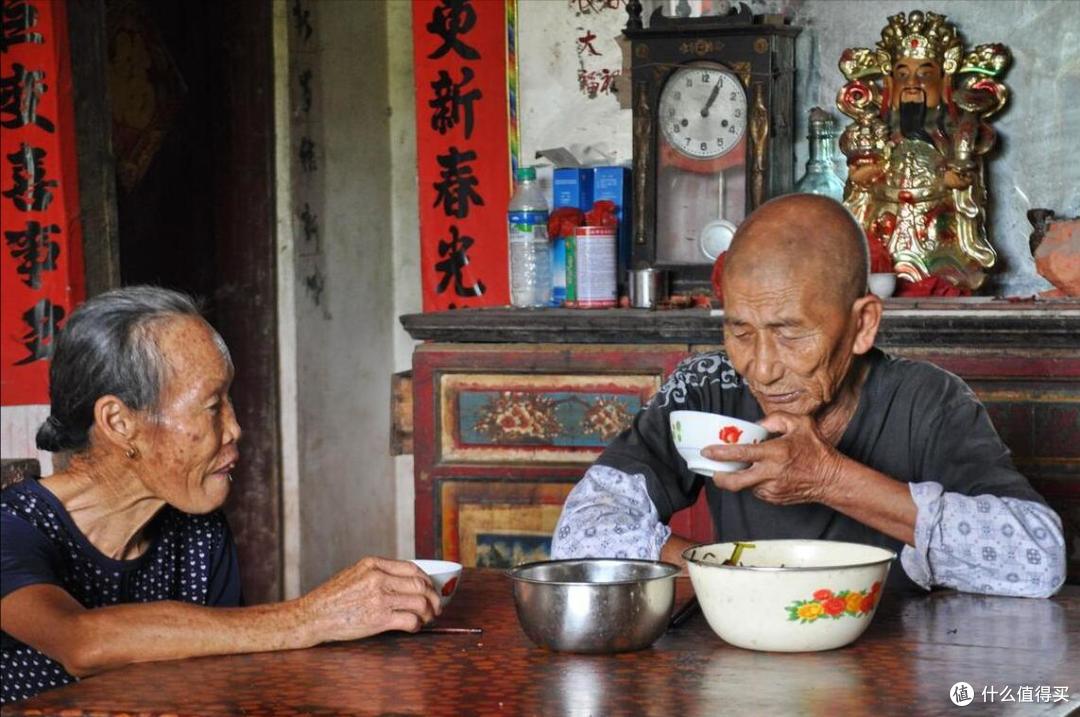 百岁老人,看起来只有60岁,秘密不是喝牛奶多运动,而是这4件事