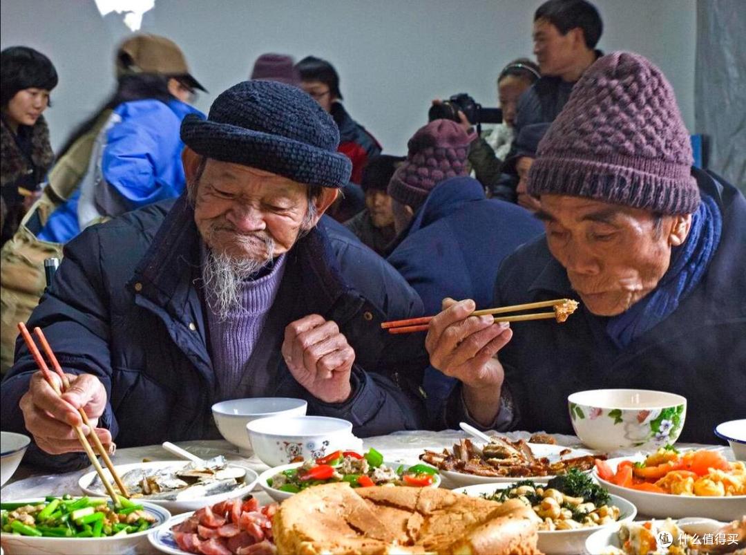 百岁老人,看起来只有60岁,秘密不是喝牛奶多运动,而是这4件事