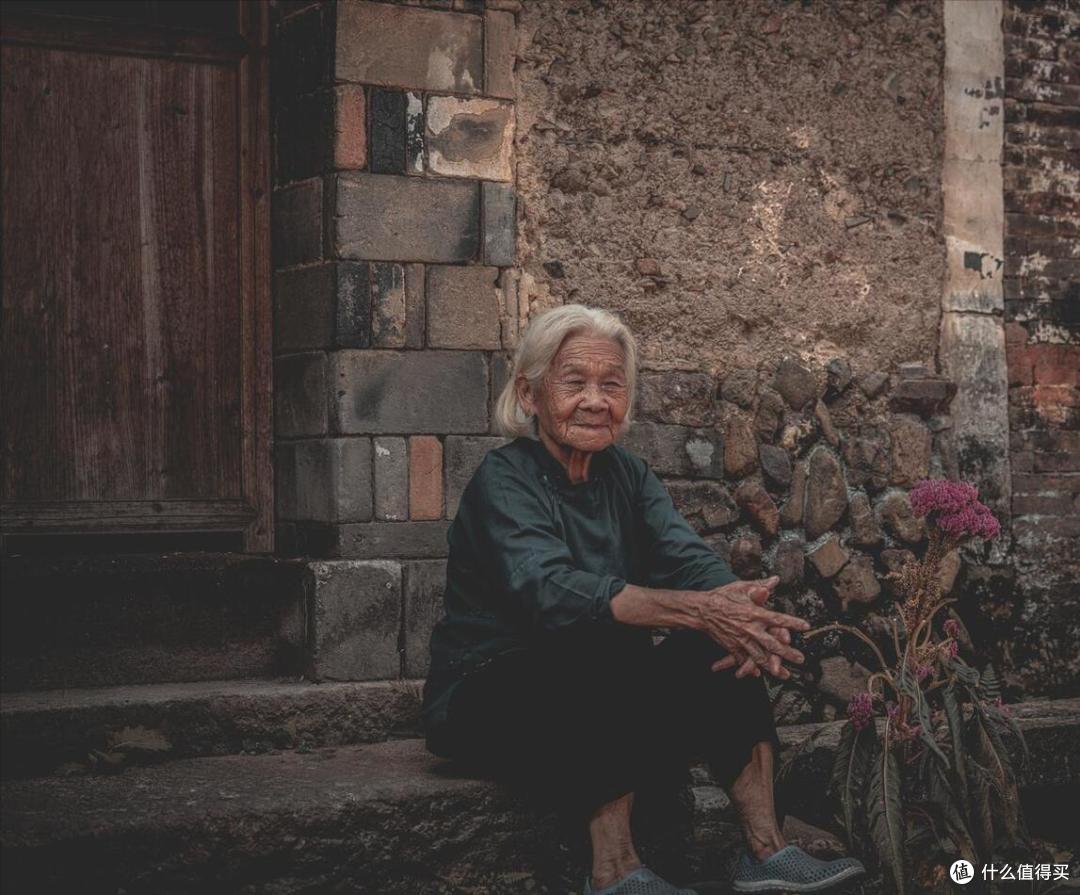 百岁老人,看起来只有60岁,秘密不是喝牛奶多运动,而是这4件事