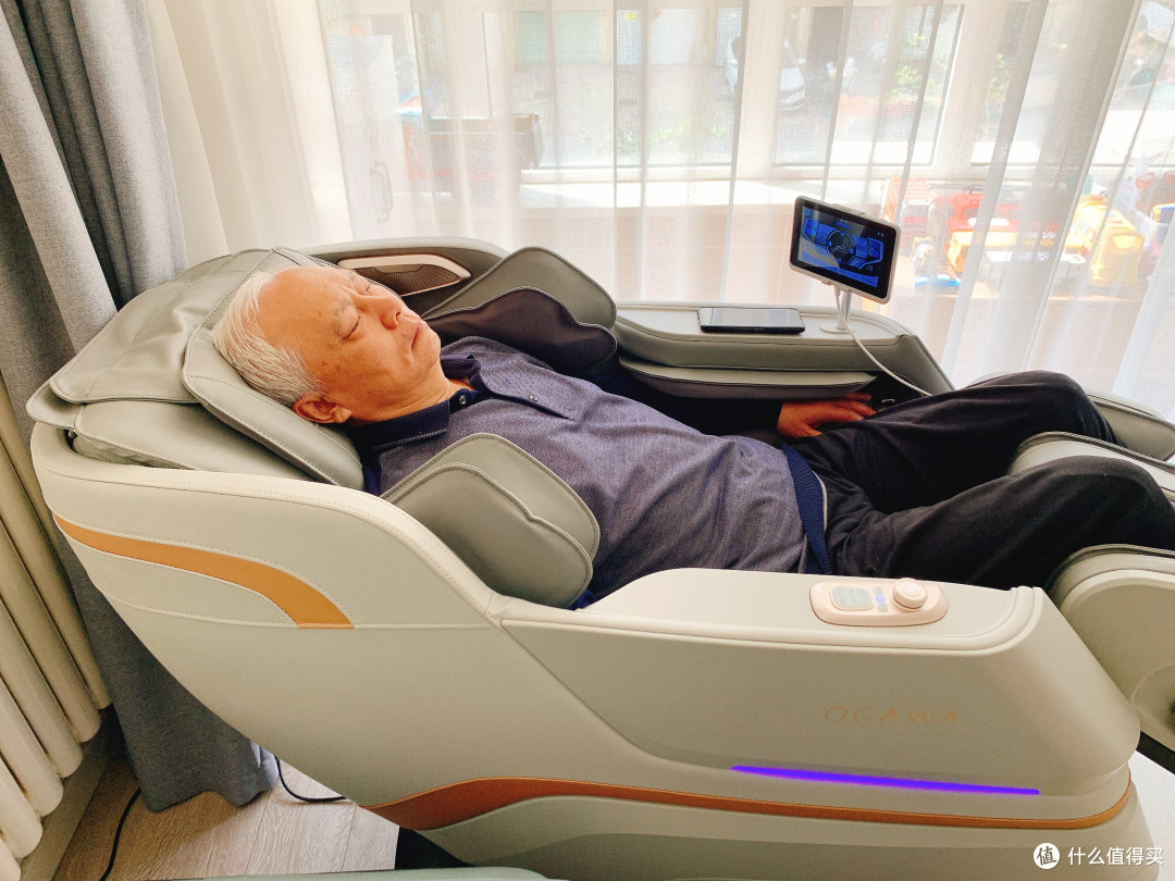 奥佳华M90按摩椅居然能改善睡眠质量?是真有效还是智商税?