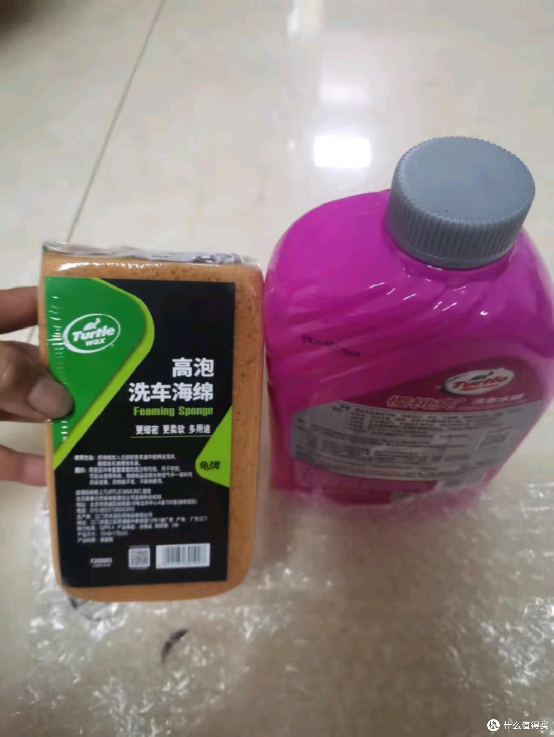 龟牌樱桃爽2L高泡沫洗车液：清洁镀膜二合一，洗车也能成享受
