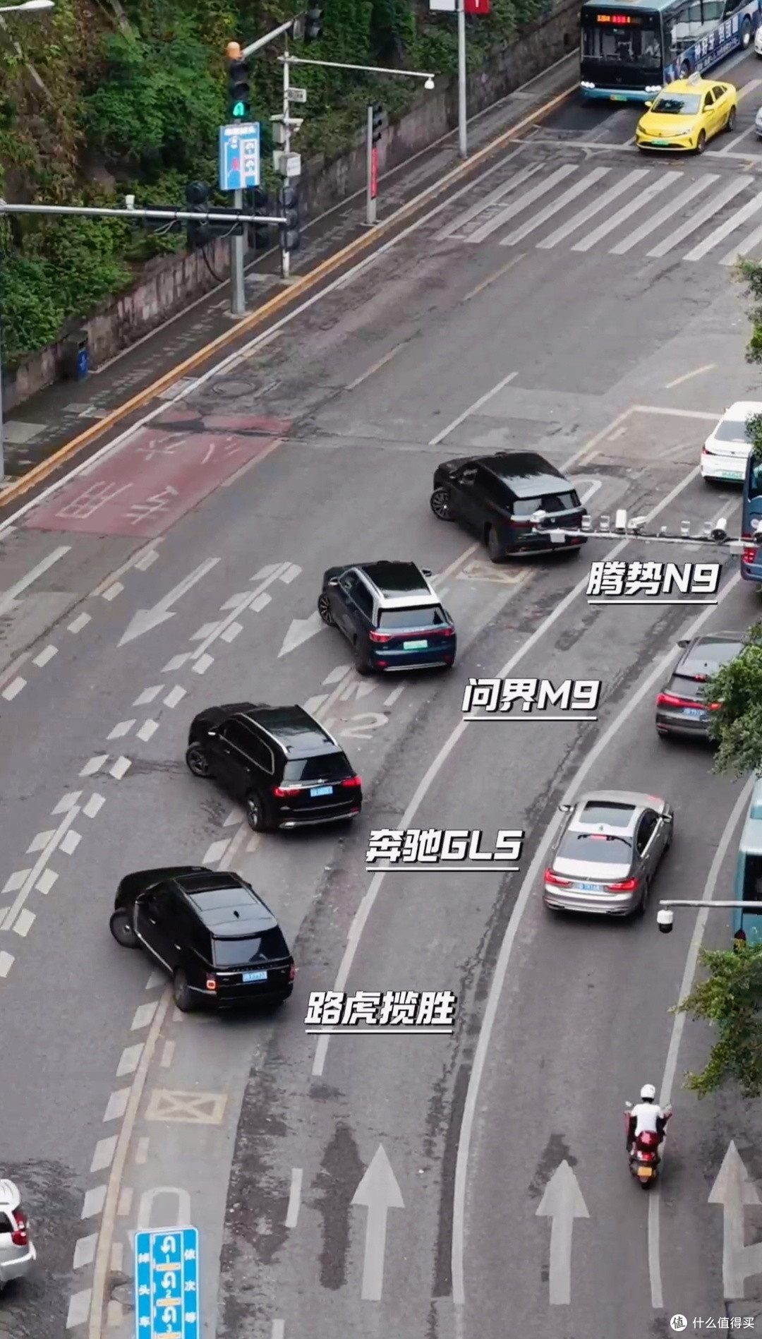 四台大型SUV同时掉头,谁最从容一看便知!