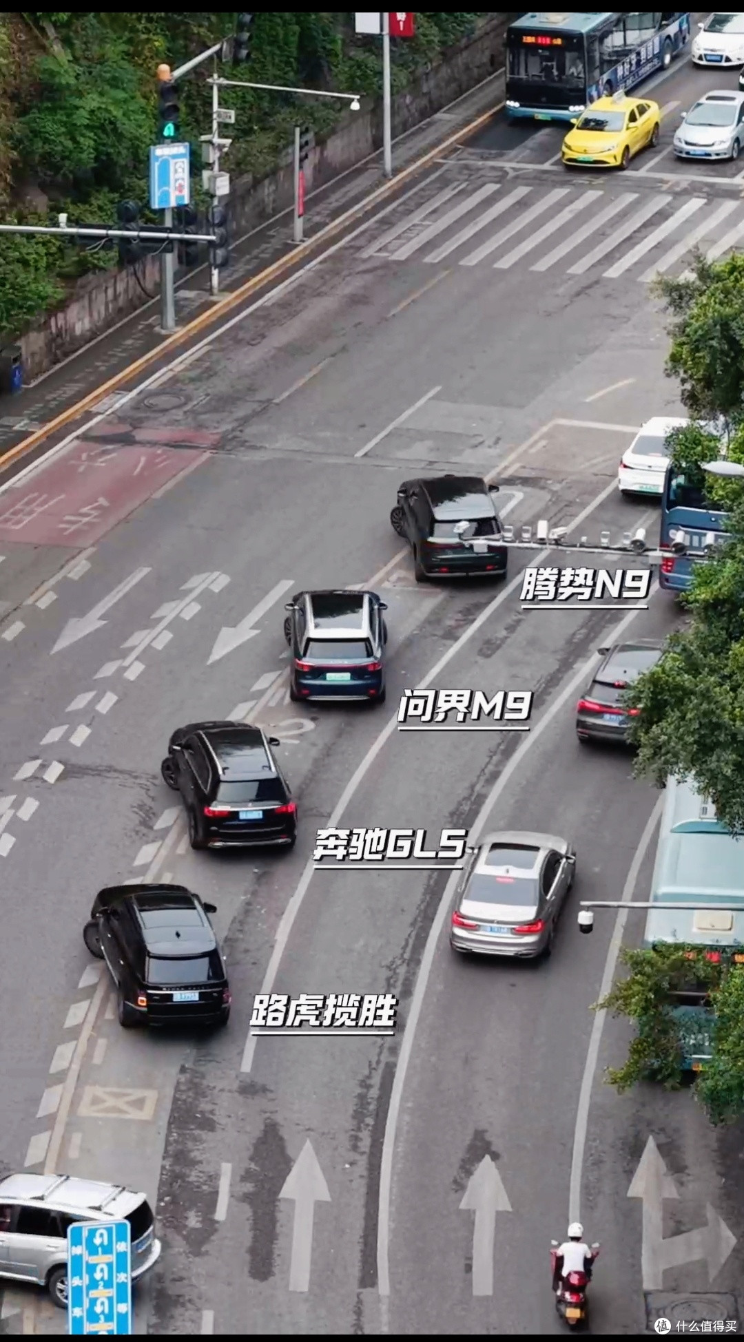 四台大型SUV同时掉头,谁最从容一看便知!