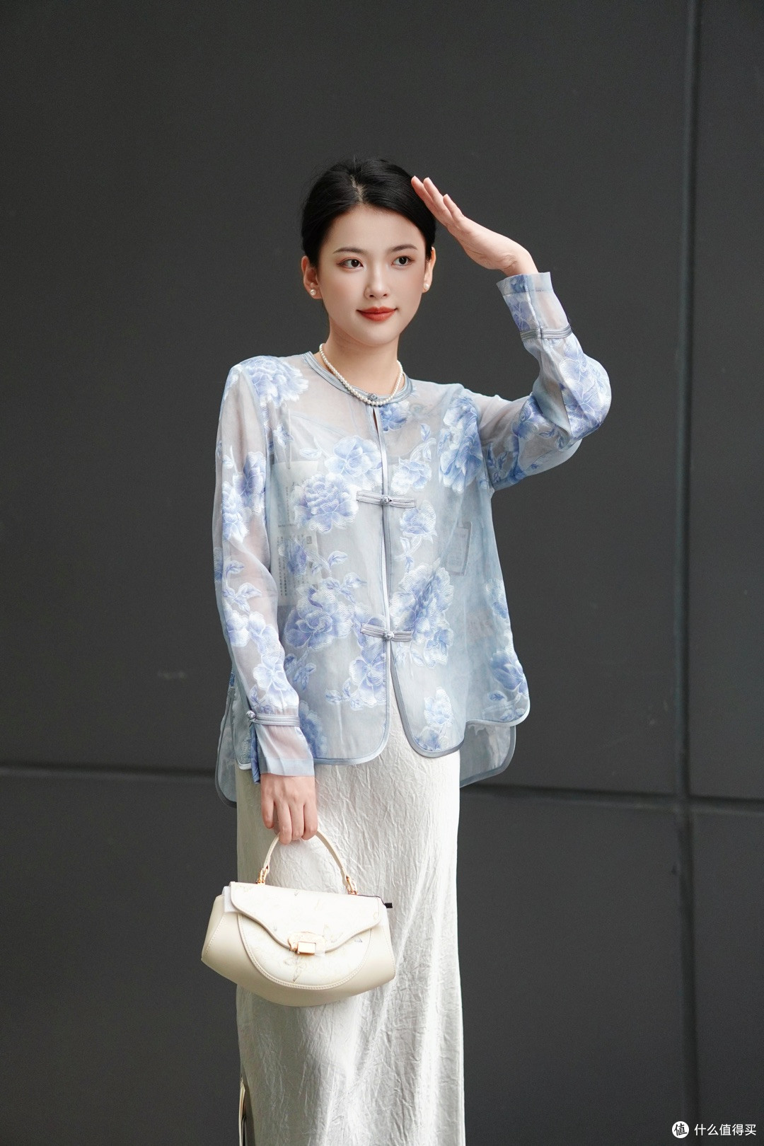 会呼吸的夏天:七悦佰如懿锦绣新中式的真丝物语