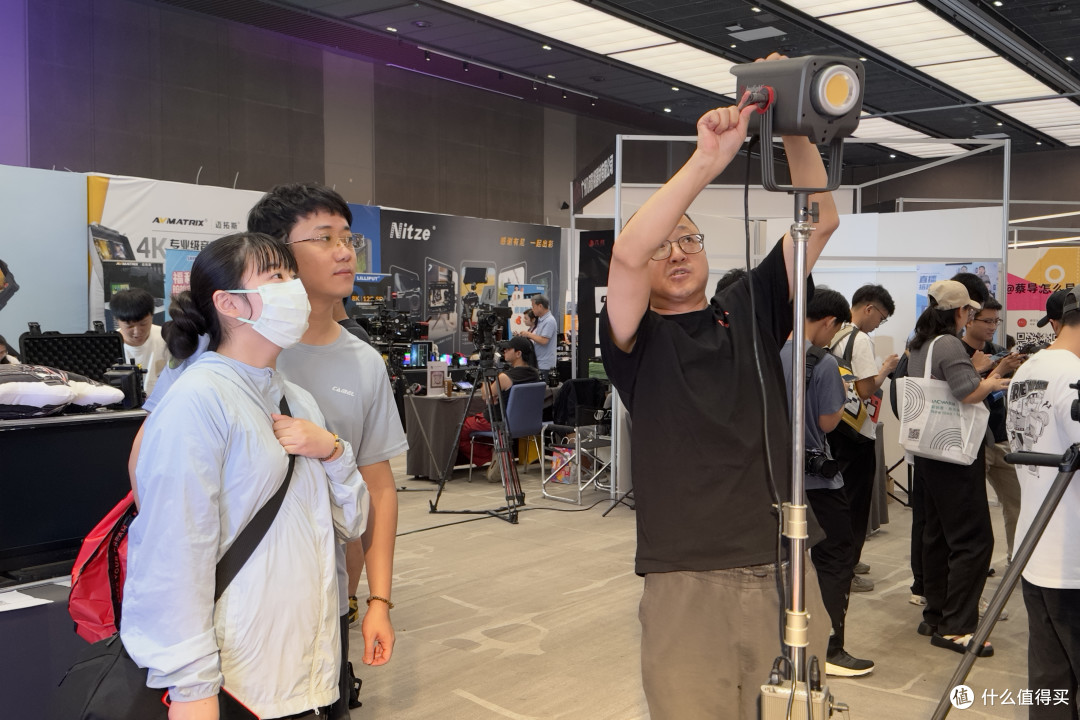 2025“一录同行”广州首站落幕！金贝灯光赋能影视创作新浪潮