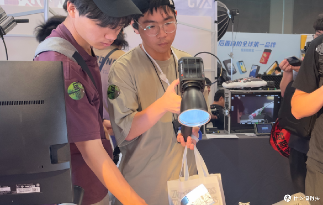 2025“一录同行”广州首站落幕！金贝灯光赋能影视创作新浪潮