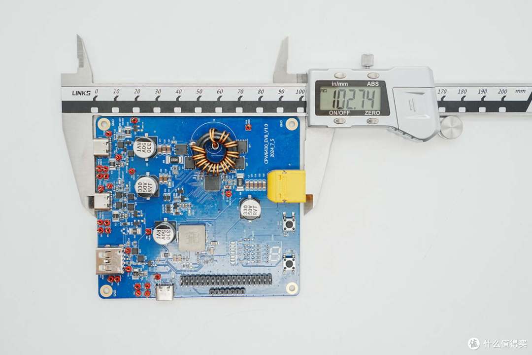 新一代旗舰SOC CPW6430加持，芯海140W多口移动电源参考设计解析