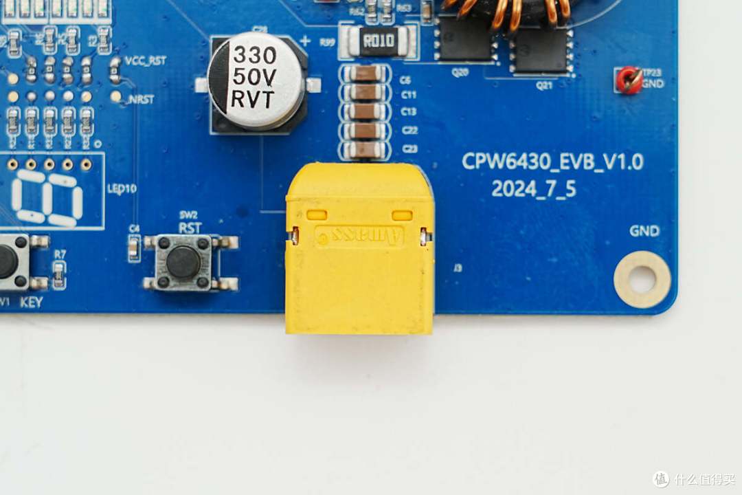 新一代旗舰SOC CPW6430加持，芯海140W多口移动电源参考设计解析