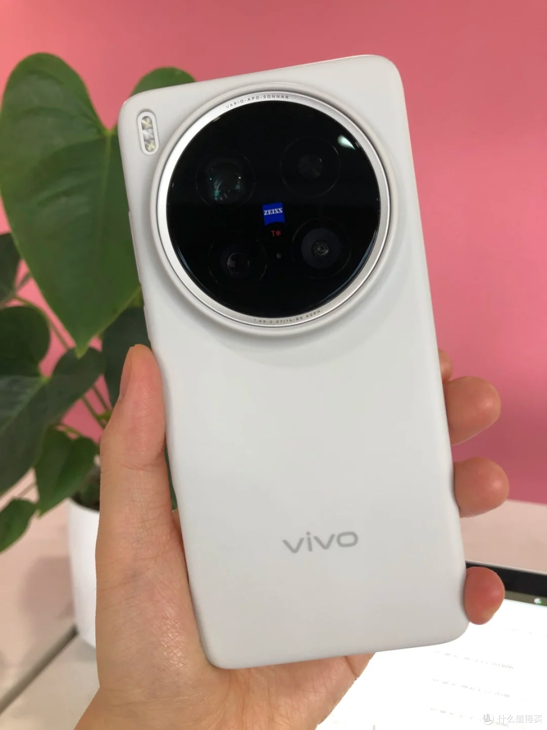 vivo X200 Ultra：全焦段发力重塑手机摄影