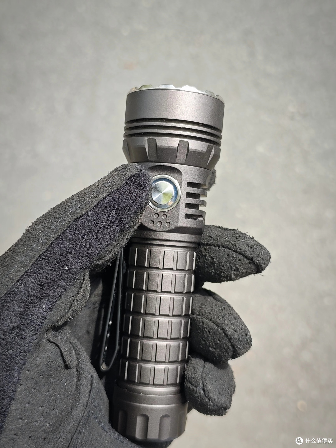 在路上X50——全网最小21700远射强光手电评测