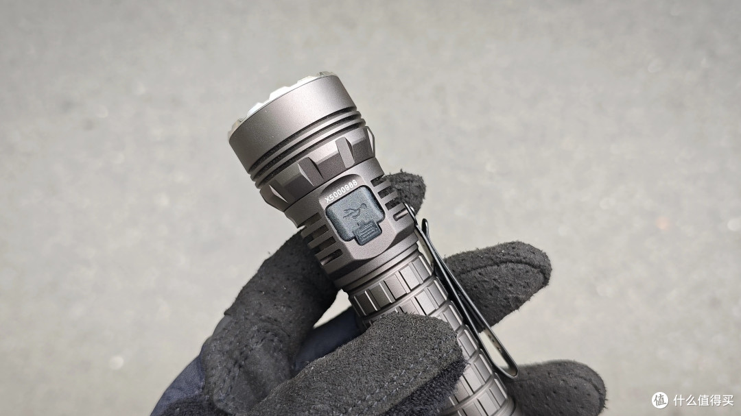 在路上X50——全网最小21700远射强光手电评测